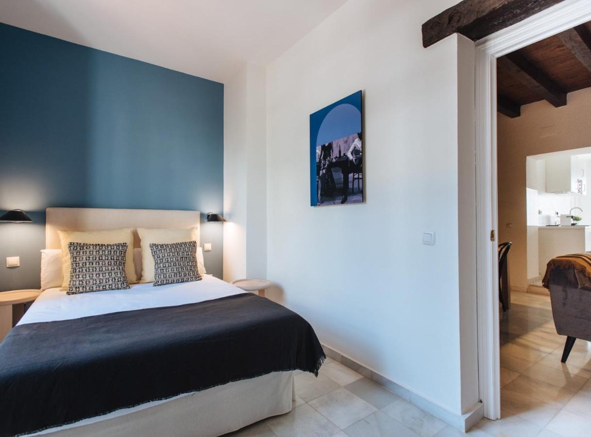 Suites Triana Sevilla Apartments Exterior photo