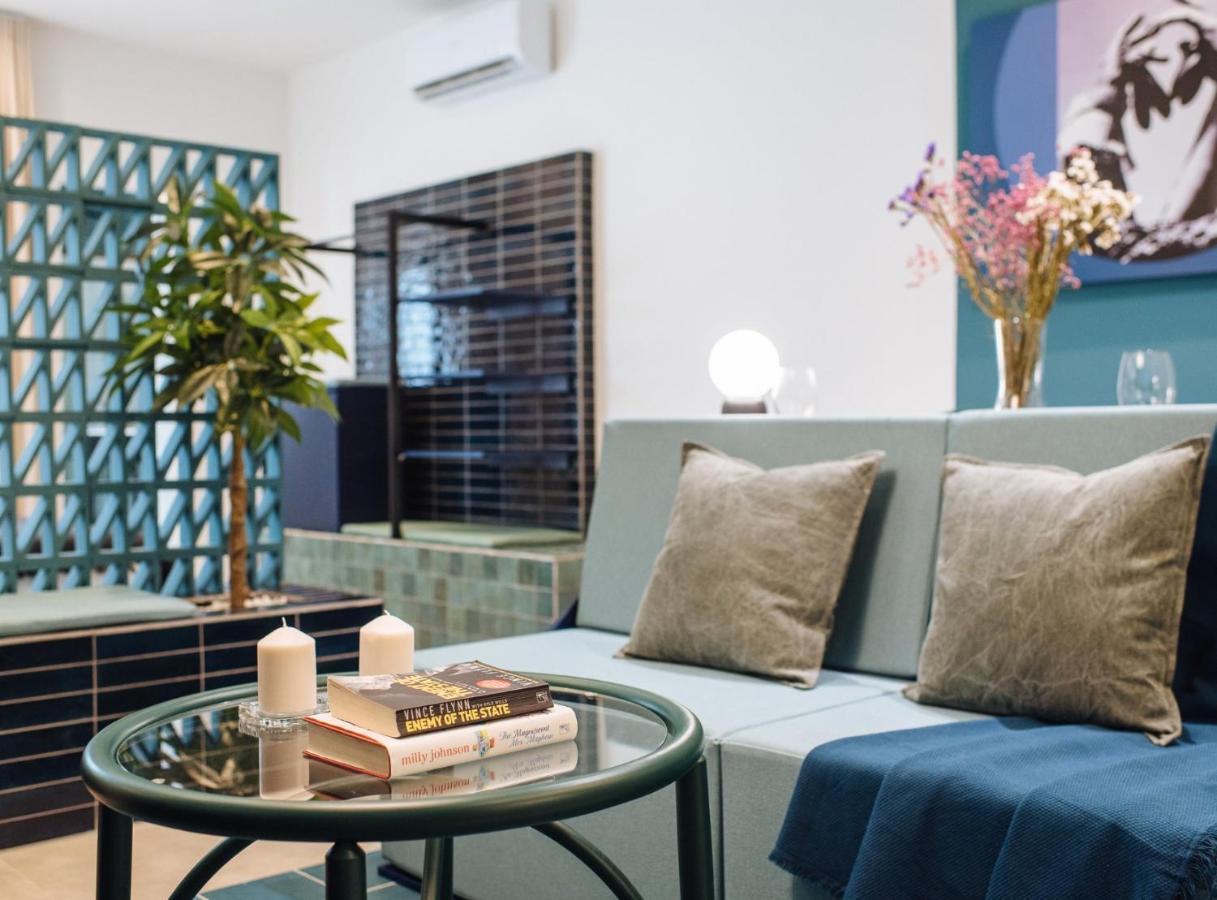 Suites Triana Sevilla Apartments Exterior photo
