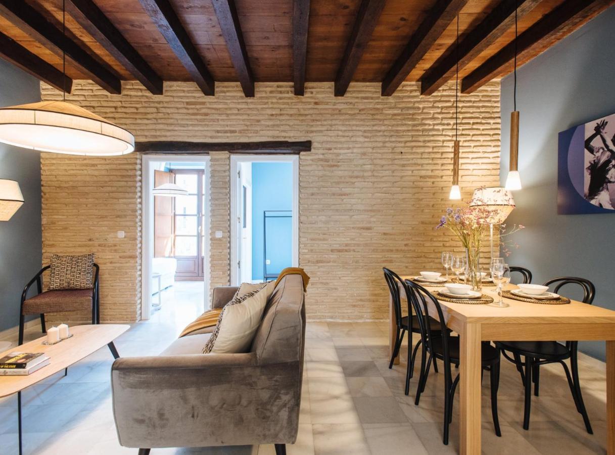 Suites Triana Sevilla Apartments Exterior photo